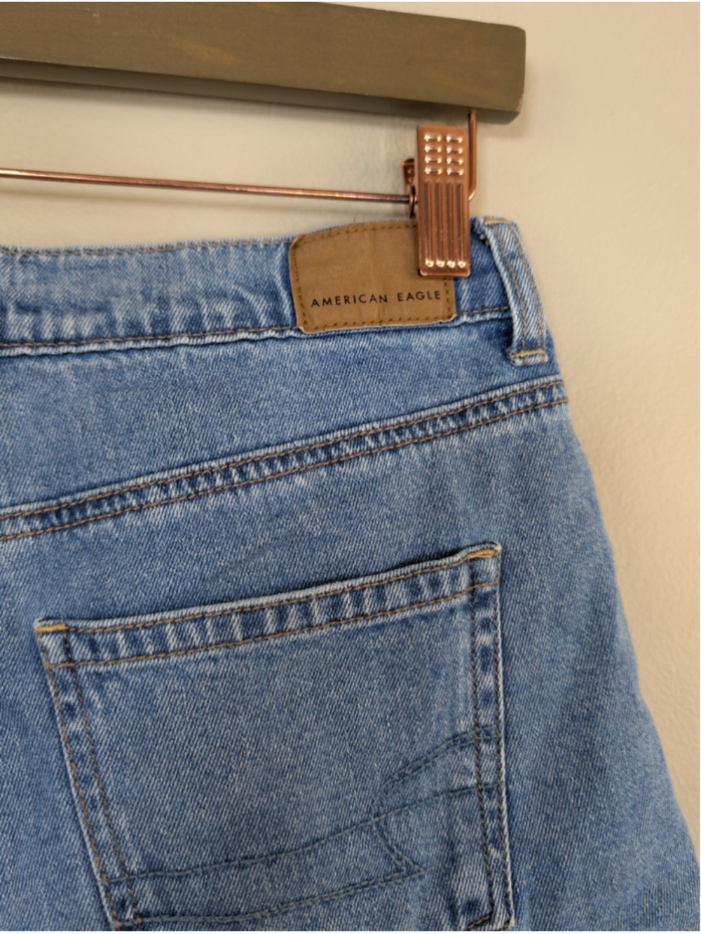 AE 4 Mom Jean Shorts High Rise Pleated Rolled Relaxed Medium Wash American Eagle - Picture 6 of 11